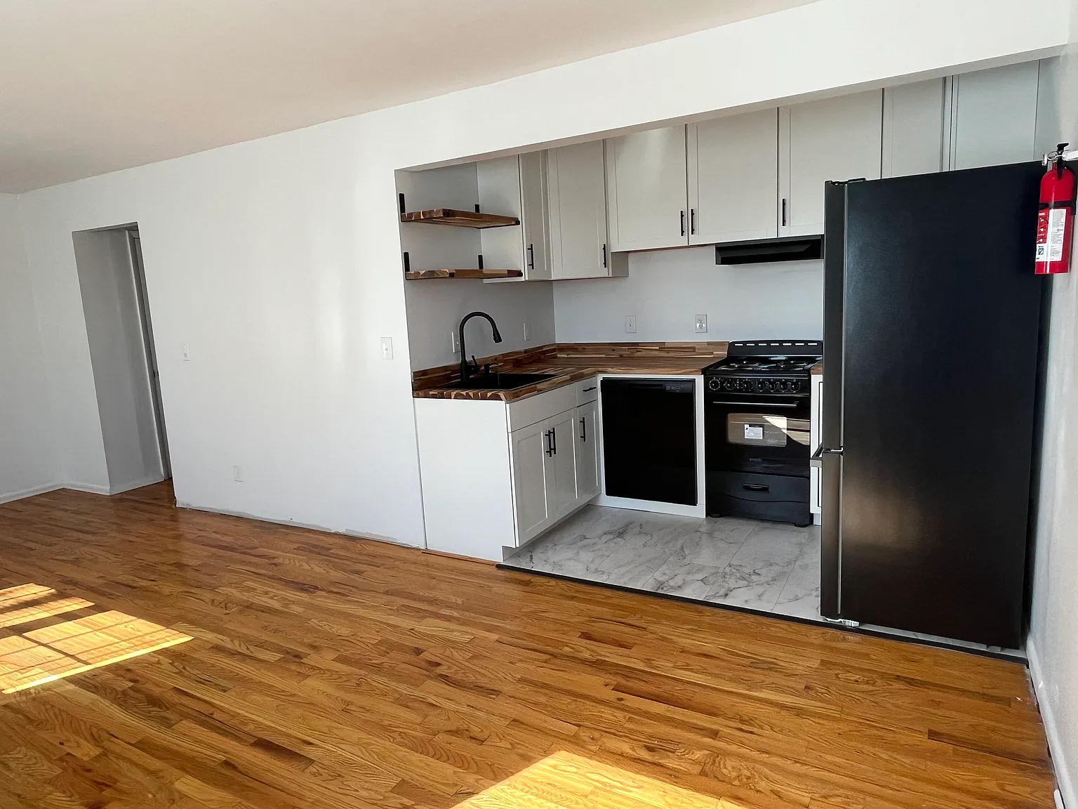 2 bed, 625 sqft, $1,500 — Photo 3