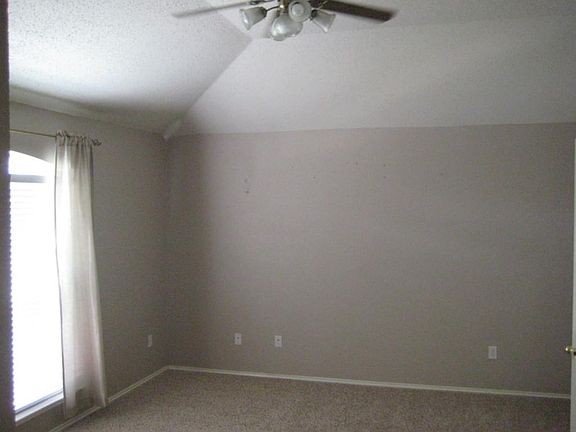 3rd image of 10110 Noel Dr