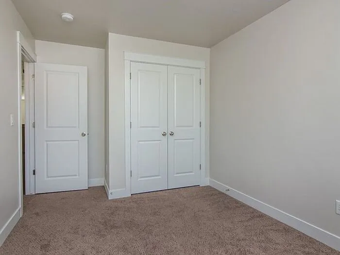 260 E 330 N — Photo 18
