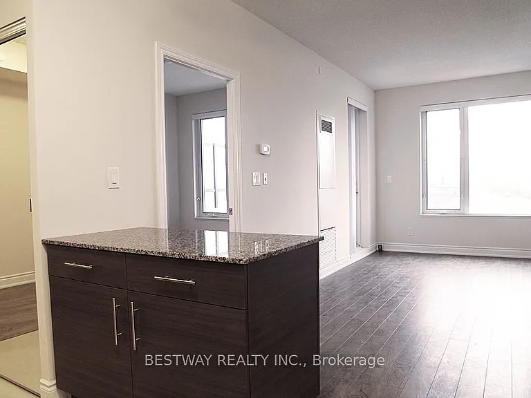 277 S Park Rd #711 — Photo 4