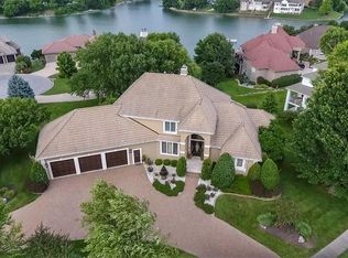 665 NE Rushbrook Dr, Lees Summit, MO 64064