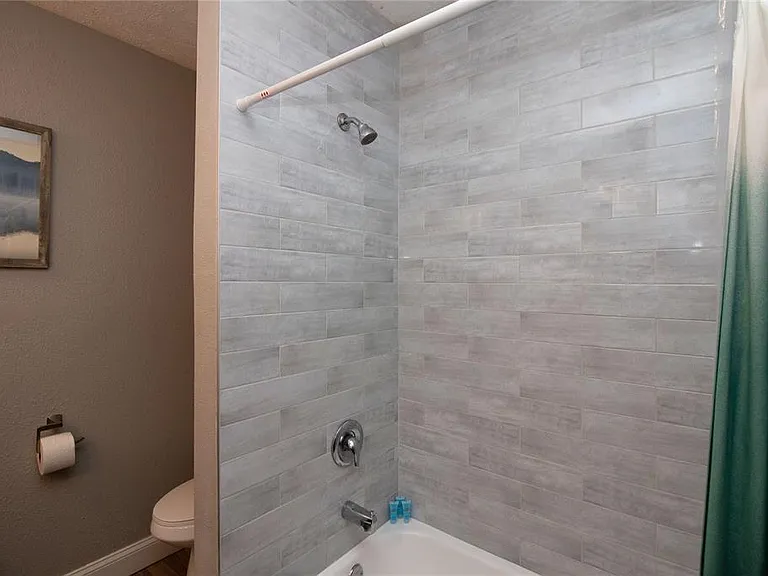 1635 Gladys St #2 — Photo 21