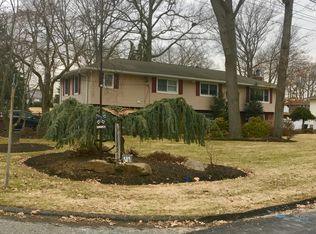 105 Freedman Ave, Nanuet, NY 10954
