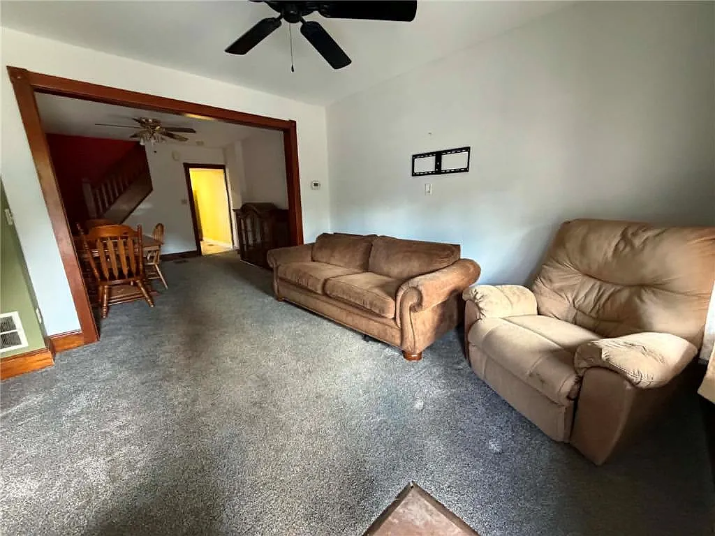 3 bed, 1.0 bath, 1118 sqft, $2,100 — Photo 4