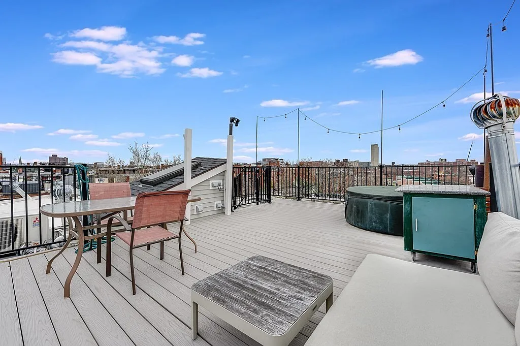 2 bed, 1.0 bath, 766 sqft, $3,600 — Photo 3