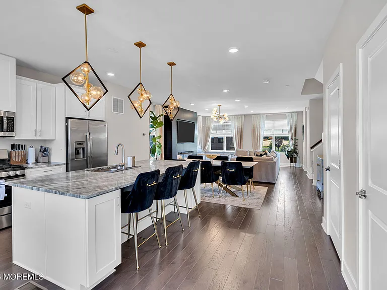 35 Kelly Way — Photo 10