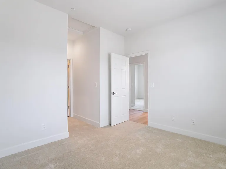 2926 Granger St — Photo 34
