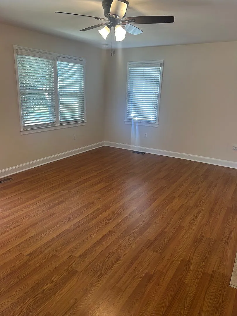 Simpsonville, 3bd/1ba, 1392+sf — Photo 3