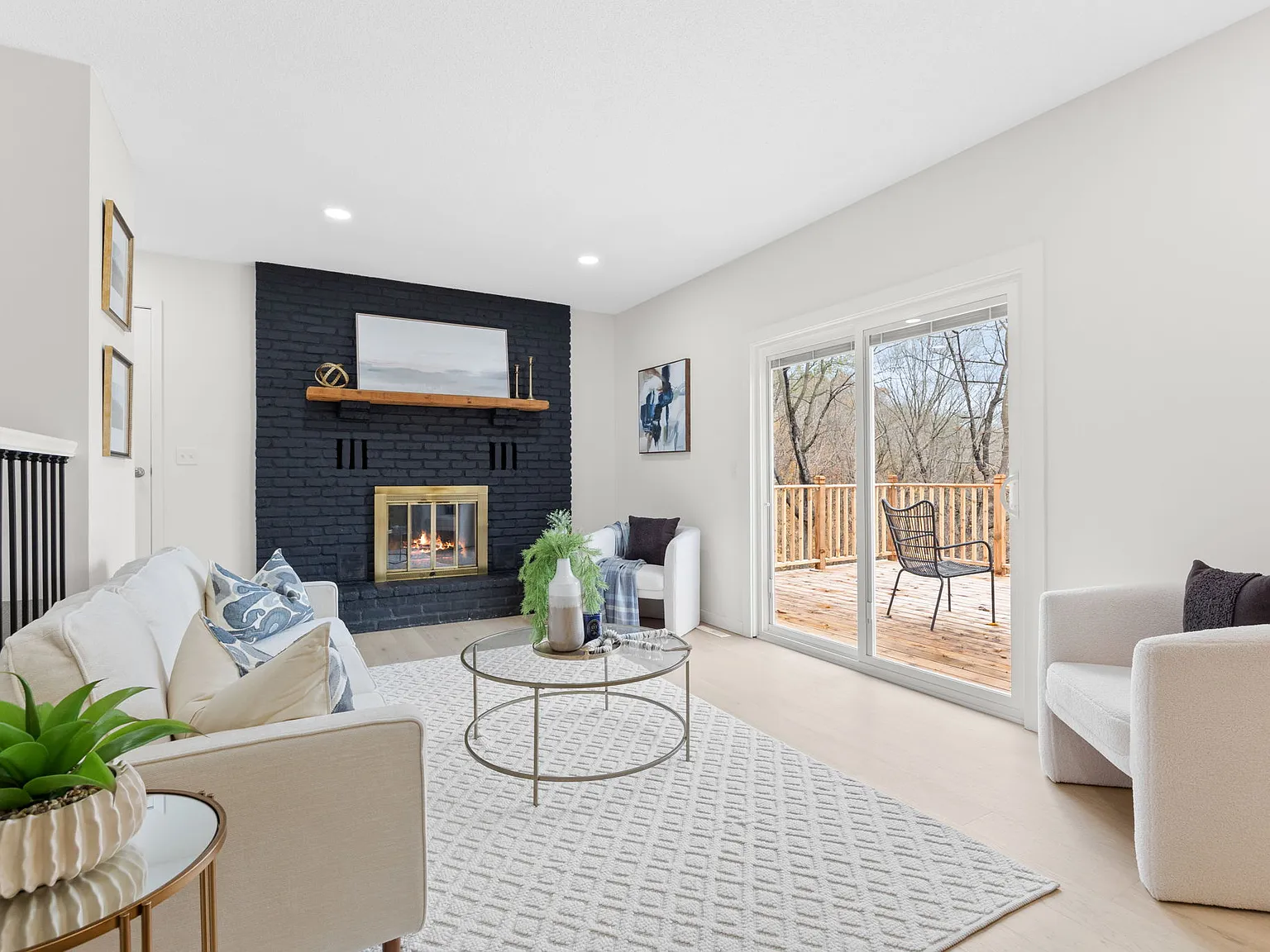 4 bed, 2400 sqft, $3,200 — Photo 1
