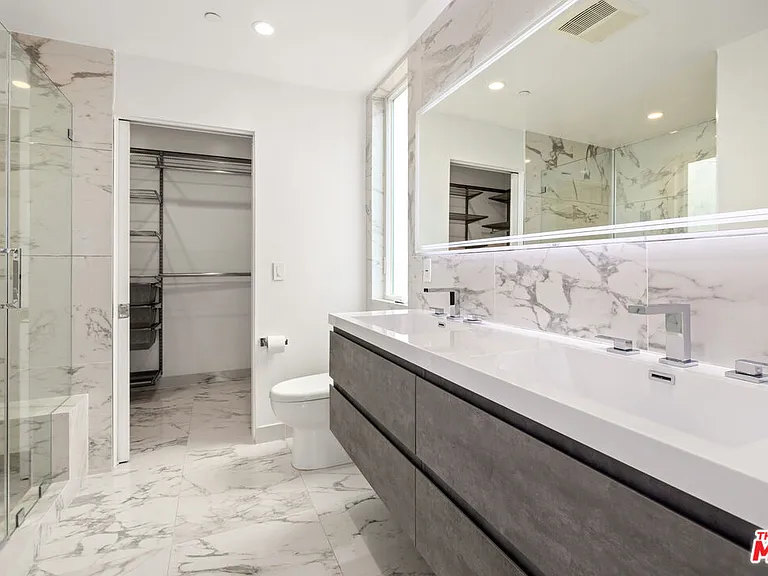 1228 N Sycamore Ave — Photo 5