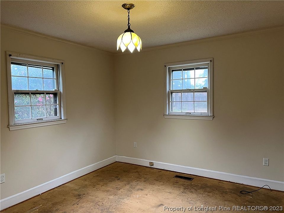 1015 S Austin St, Maxton, NC 28364 Zillow