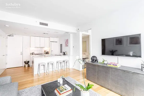 Rented by Sotheby's International Realty | media 28