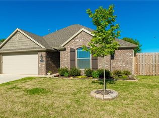 2909 S 4th St, Rogers, AR 72758