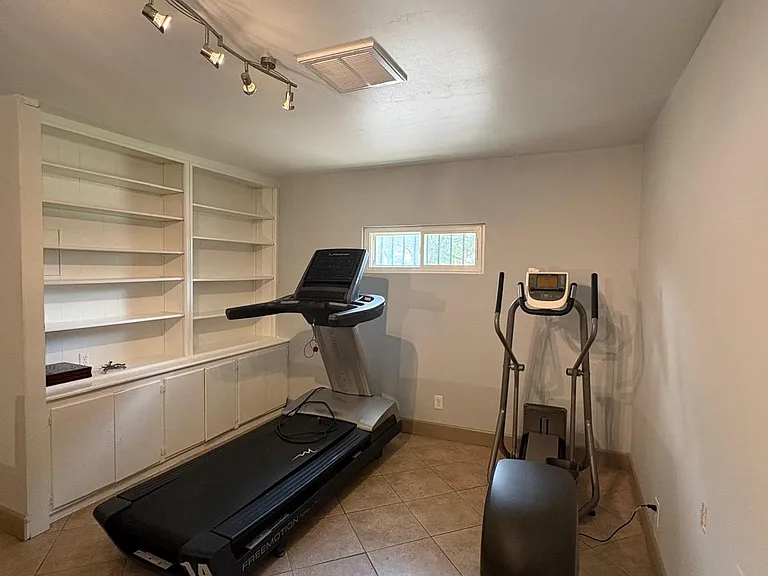 5539 Grape St — Photo 30