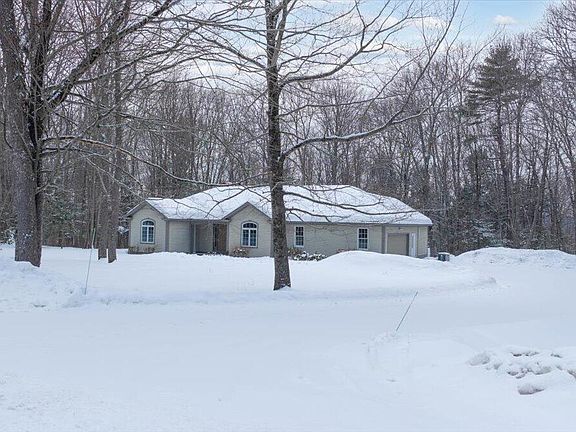 3rd image of 63 Maple Ridge Drive