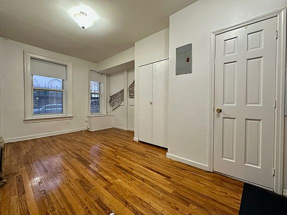 3rd image of 239 W 100th St APT 1F