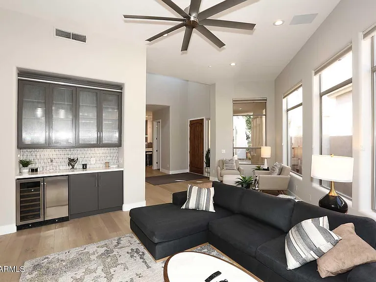 7305 E Del Acero Dr — Photo 23
