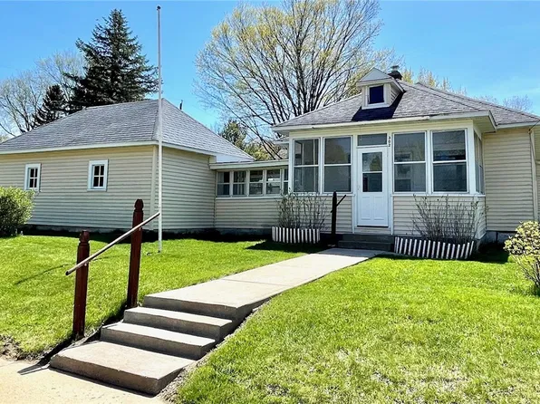 302 Main Street, Knapp, WI 54749
