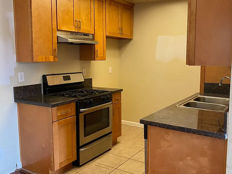 1441 N Edison Blvd — Photo 9