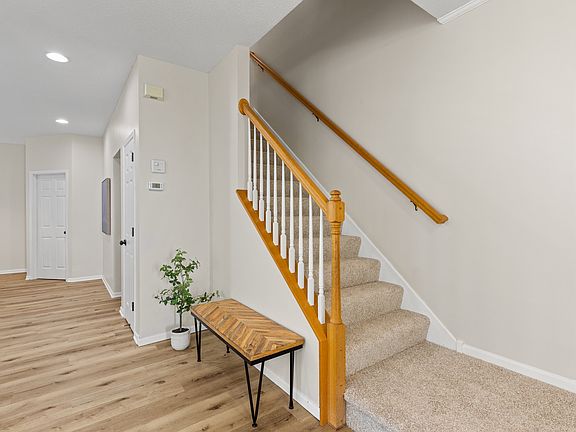 4th image of 15734 Porchlight Ln
