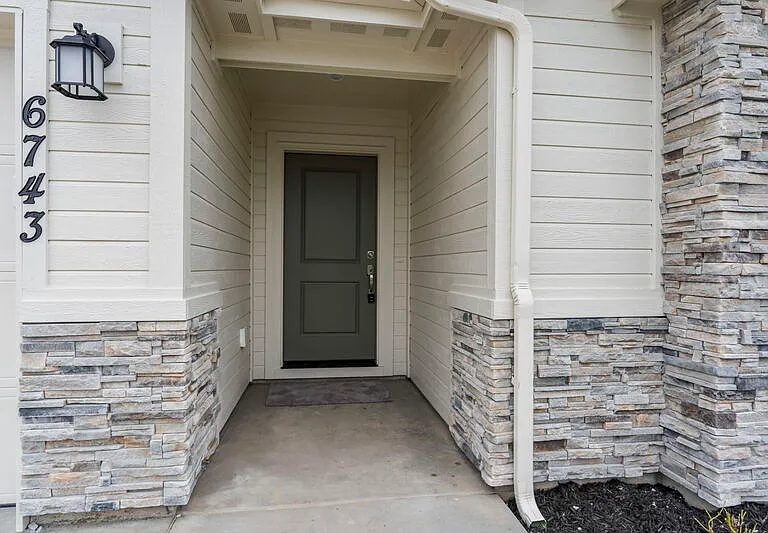 6743 W Yoke St — Photo 2