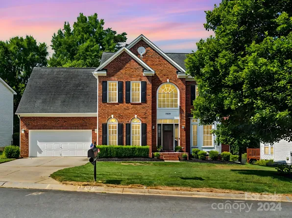 13508 Honeytree Ln, Pineville, NC 28134