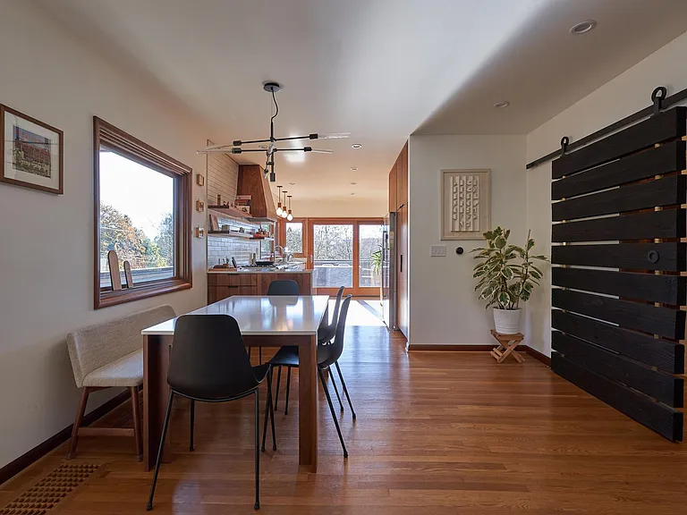 2111 SE 28th Pl — Photo 24