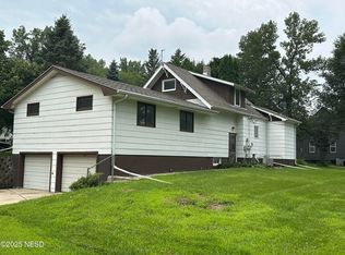 109 E 1st Ave, Stockholm, SD 57264