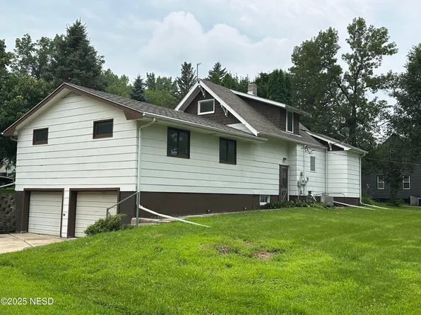 109 E 1st Ave, Stockholm, SD 57264