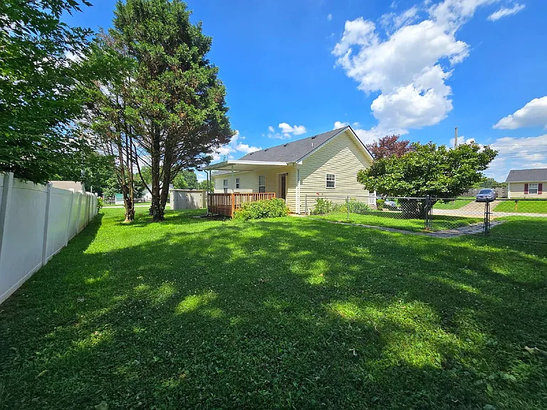 460 Caney Ln — Photo 20