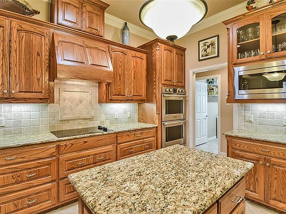 5th image of 8902 Augusta Dr