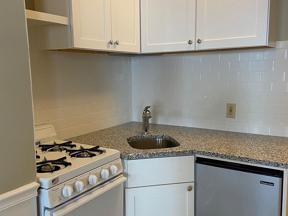2nd image of 86 Saint Botolph St #505