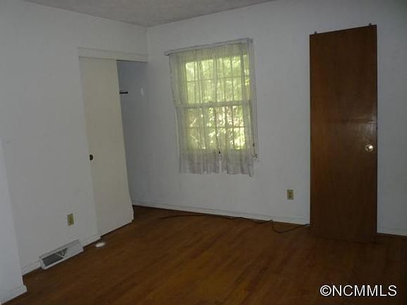3rd image of 951 Tunnel Rd
