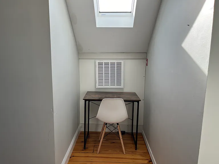 46-48 Carrington Ave #4L — Photo 9