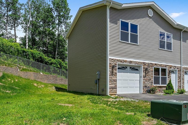 4th image of 54B WOODSIDE Drive