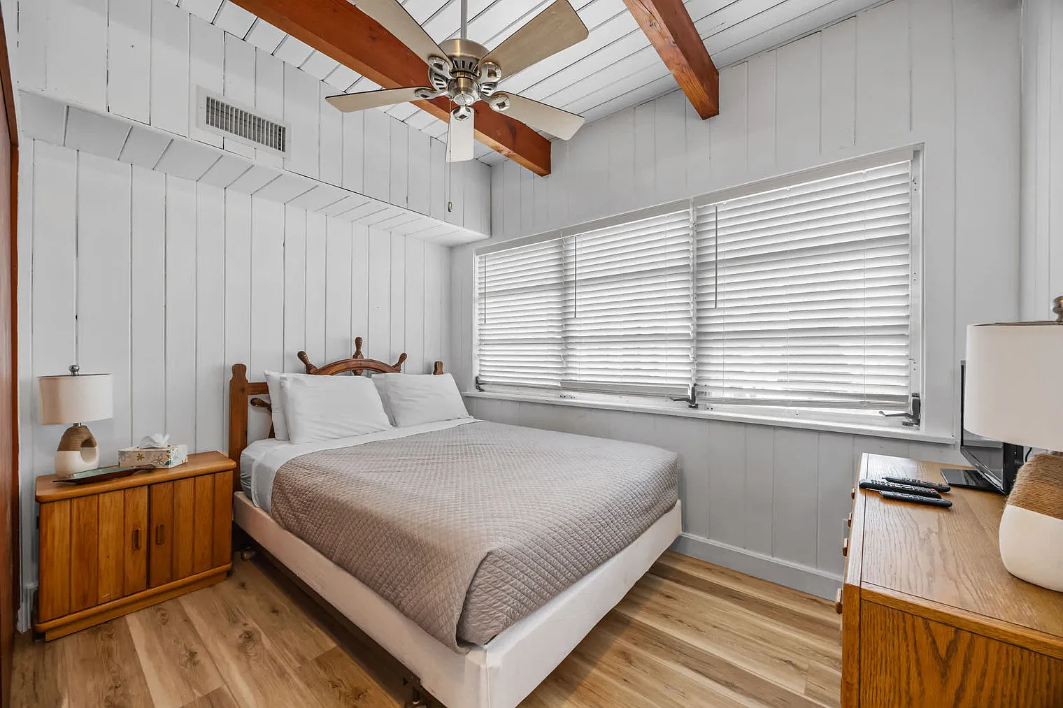3 bed, 2.0 bath, $4,666 — Photo 3