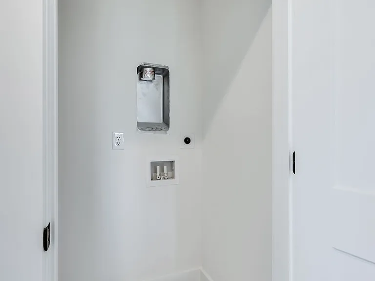 518 Taffy Way — Photo 27