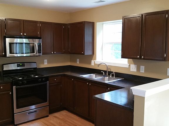 3rd image of 7815 Belchester Cres