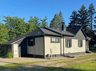 1500 Nebobish Ave, Essexville, MI