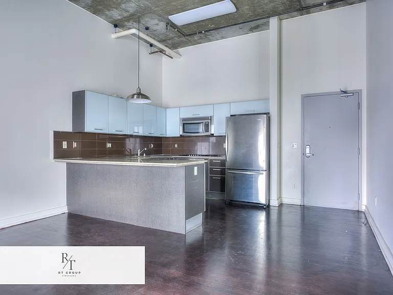 645 W 9th St #742 — Photo 6