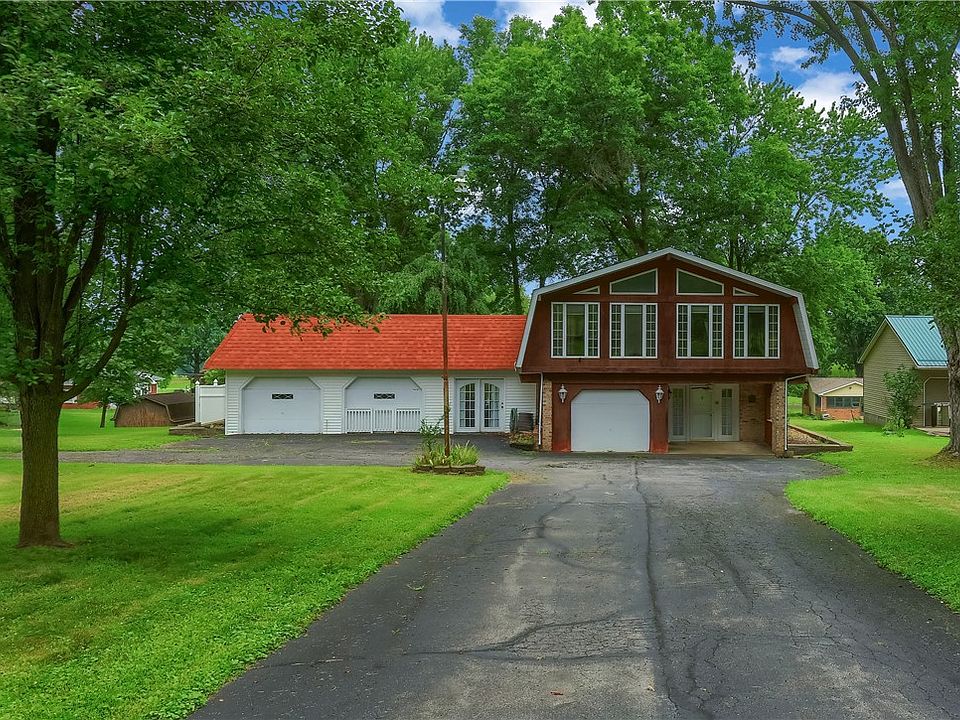 1st image of 163 Chapel Dr