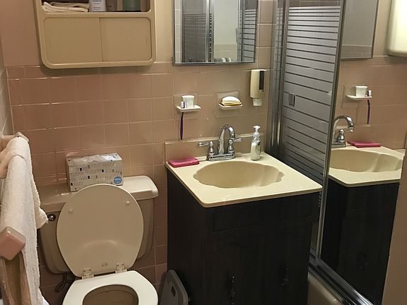 Second Floor Full Bathroom