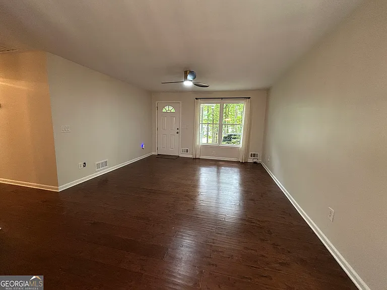 3075 Carlton Rd — Photo 3
