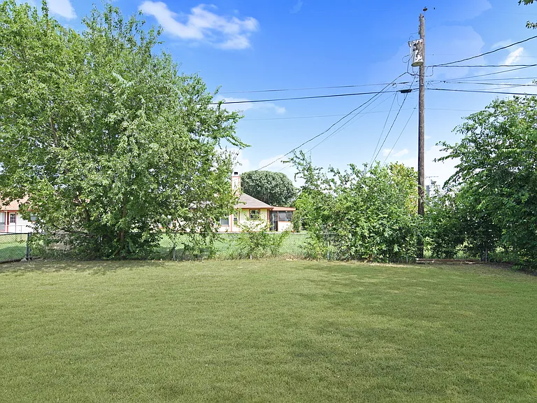 2502 Savage Dr — Photo 18
