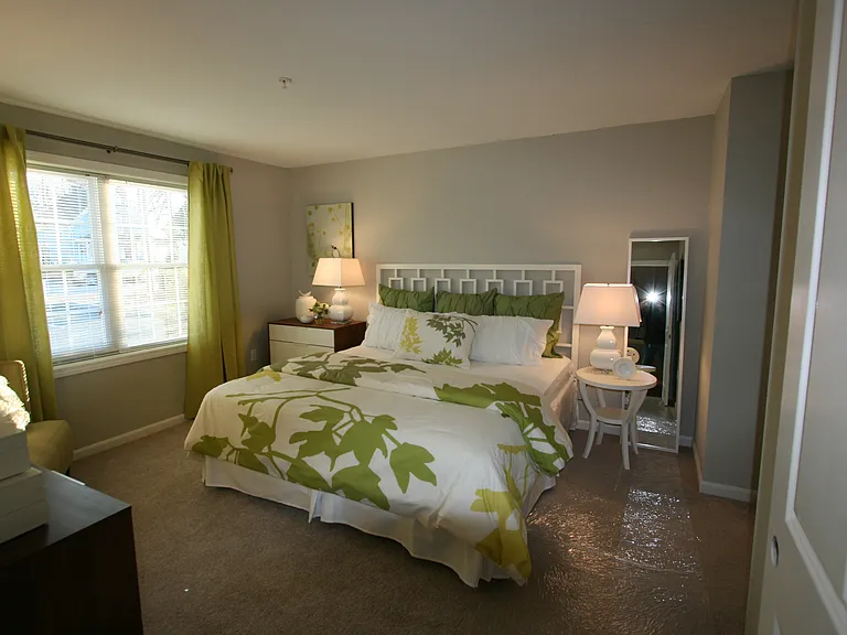 Oak Place Apartments — Photo 5