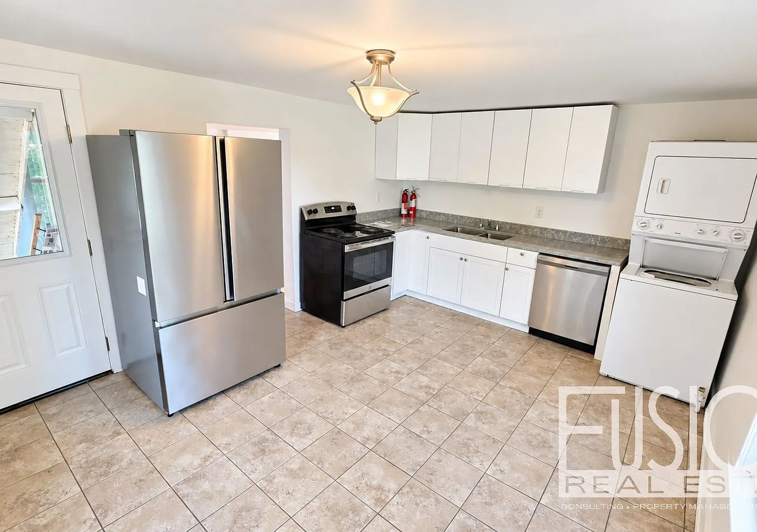 340 Manhattan Drive — Photo 1