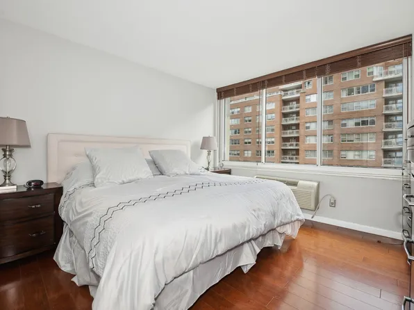 353 East 72nd Street image 3 of 10