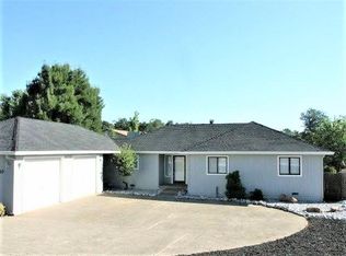 3810 Woodlawn St, Redding, CA 96001