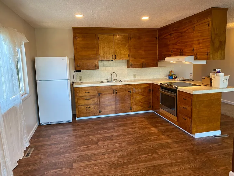 510 Laine St — Photo 4