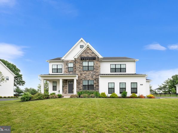 2639 Hawthorn Dr